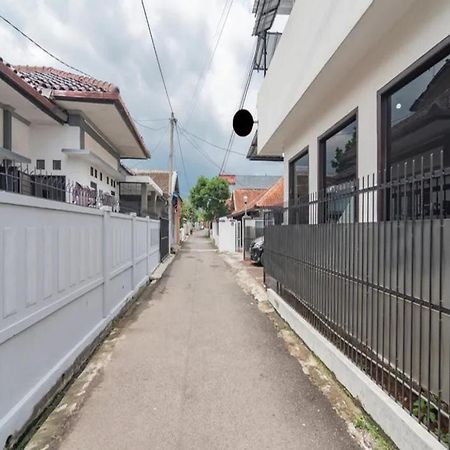 ホテル Tw Penginapan Syariah チアンジュール エクステリア 写真
